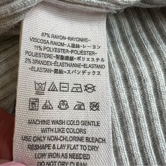 We the Free Split Side Tuesday Tunic V-Neck Knit Top Size Large Light Grey - Picture 9 of 11